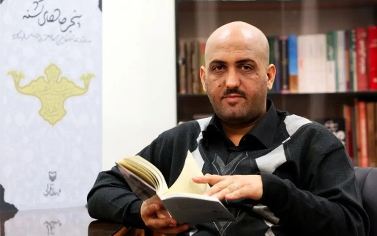 ‫شوخى رهبر انقلاب با نويسنده/ امام حسين محور وحدت ايرانيان