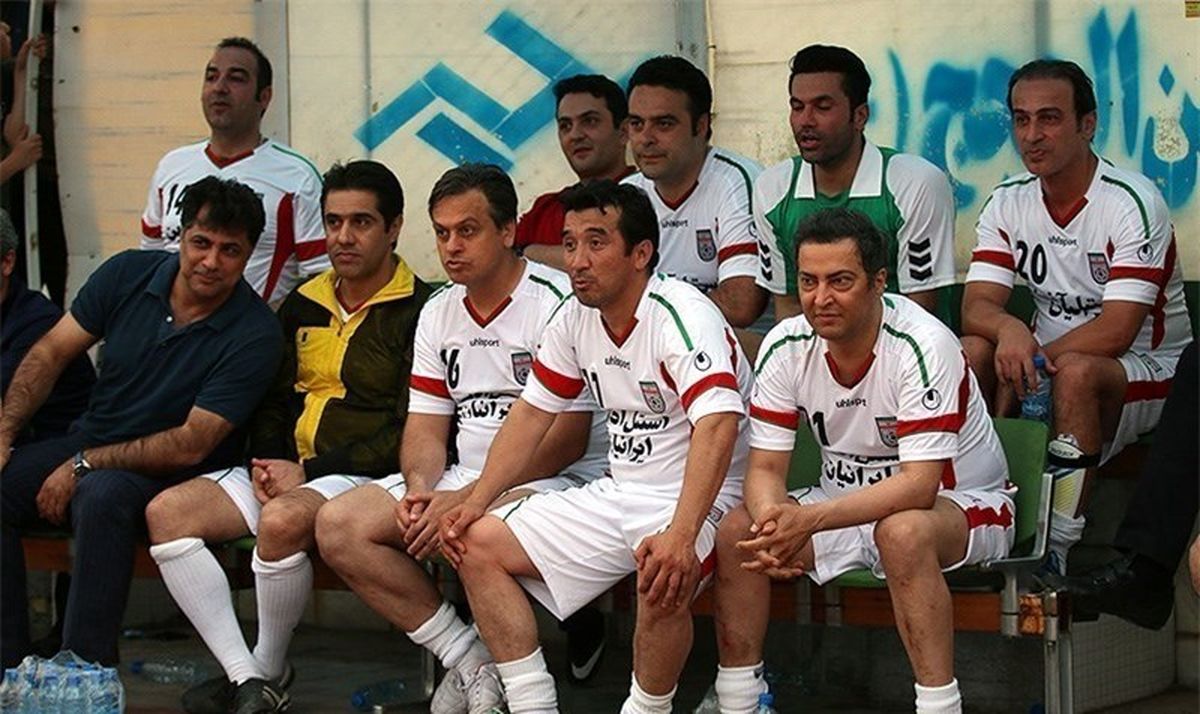 میناوند در آستانه همکاری با خداداد عزیزی