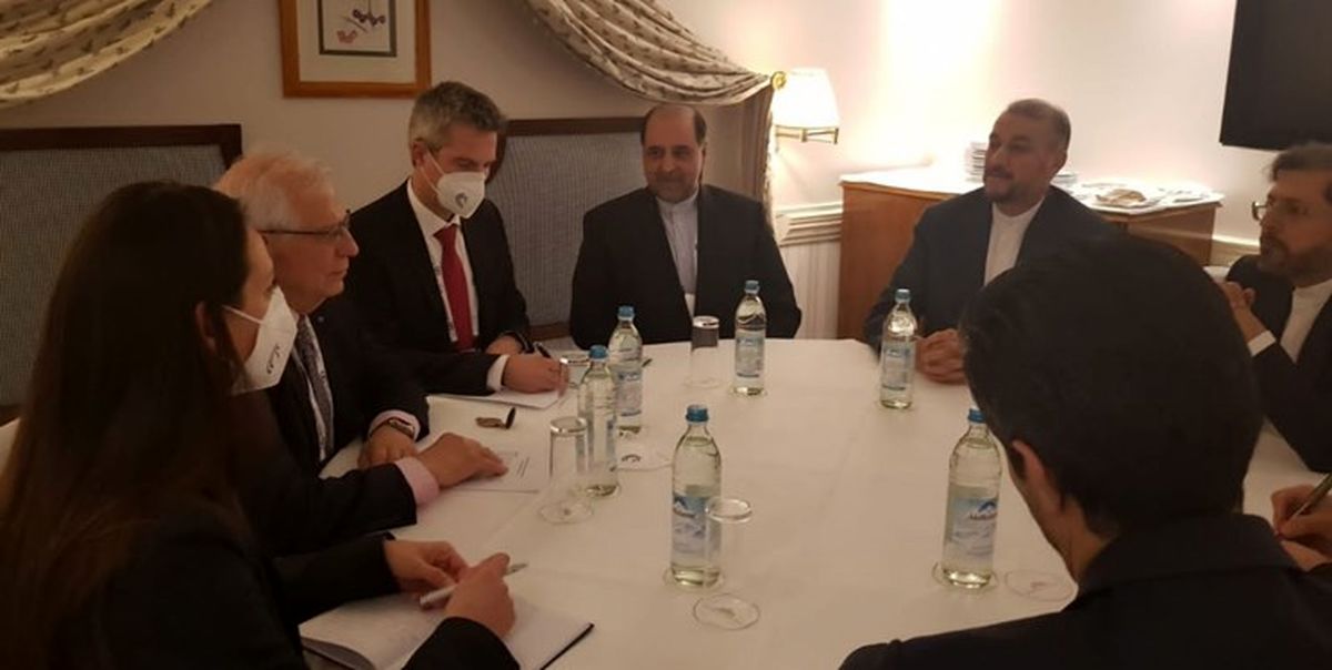  امیرعبداللهیان در دیدار بورل : خطوط قرمز خود را نادیده نخواهیم گرفت