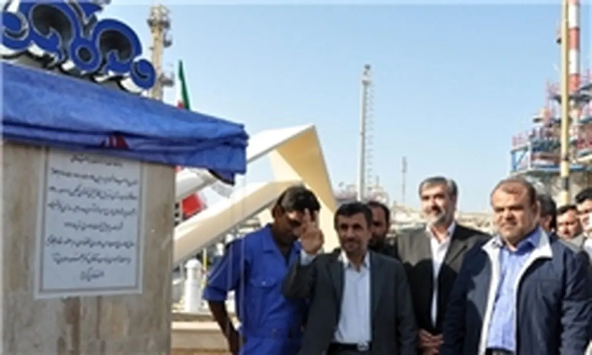 احمدی‌نژاد وارد هرمزگان شد