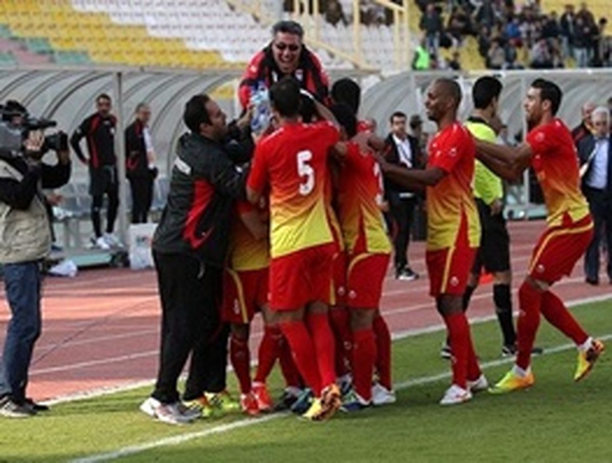 جدول نقل و انتقالات لیگ برتر/هواداران پرسپولیس باید نگران باشند؟/عملکرد نه چندان چشمگیر فولاد