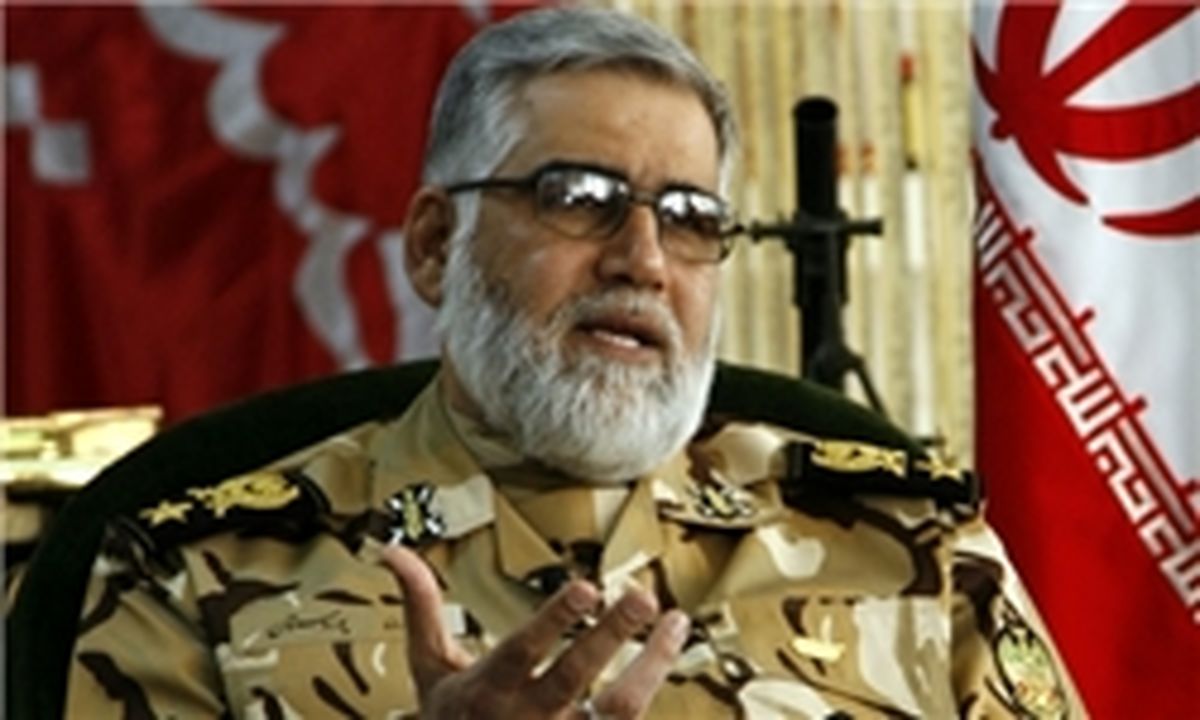  مواظب باشید و خوش گمانی به دشمن را کنار بگذارید