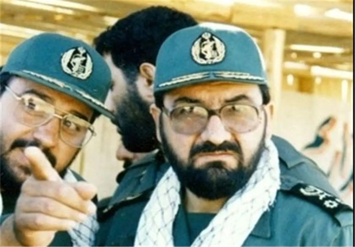 عکس کدام شهدا بر دیوار حسینیه «محسن رضایی» قرار دارد؟