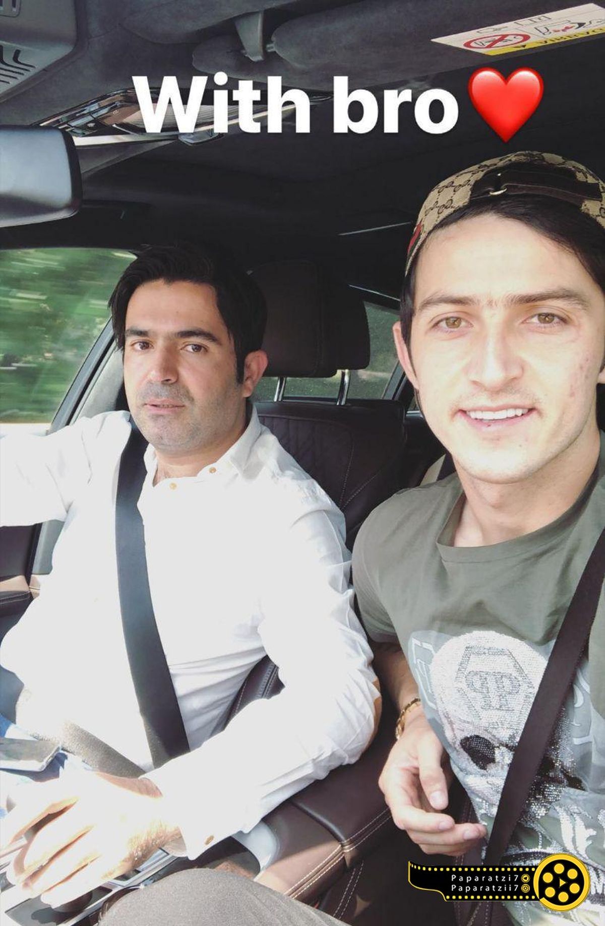 ماشین گردی سردار آزمون و برادرش+عکس