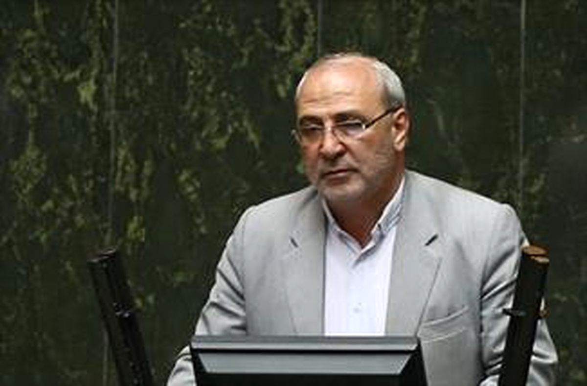 حاجی دلیکانی:  اعلام حمایت 168 نماینده از روحانی صحت ندارد