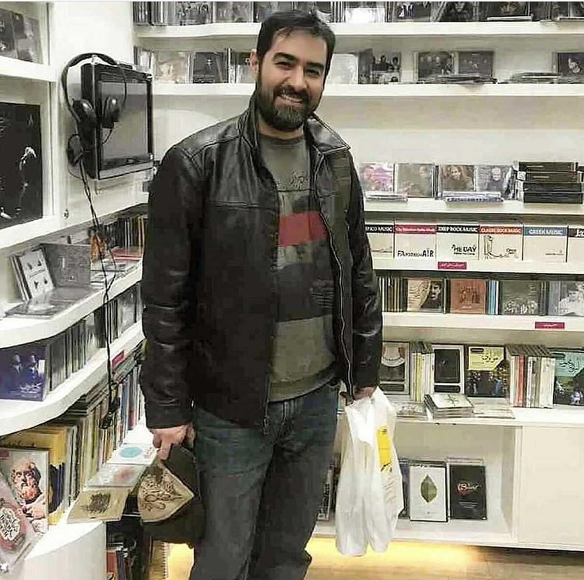 شهاب حسینی در یک فروشگاه بازی + عکس