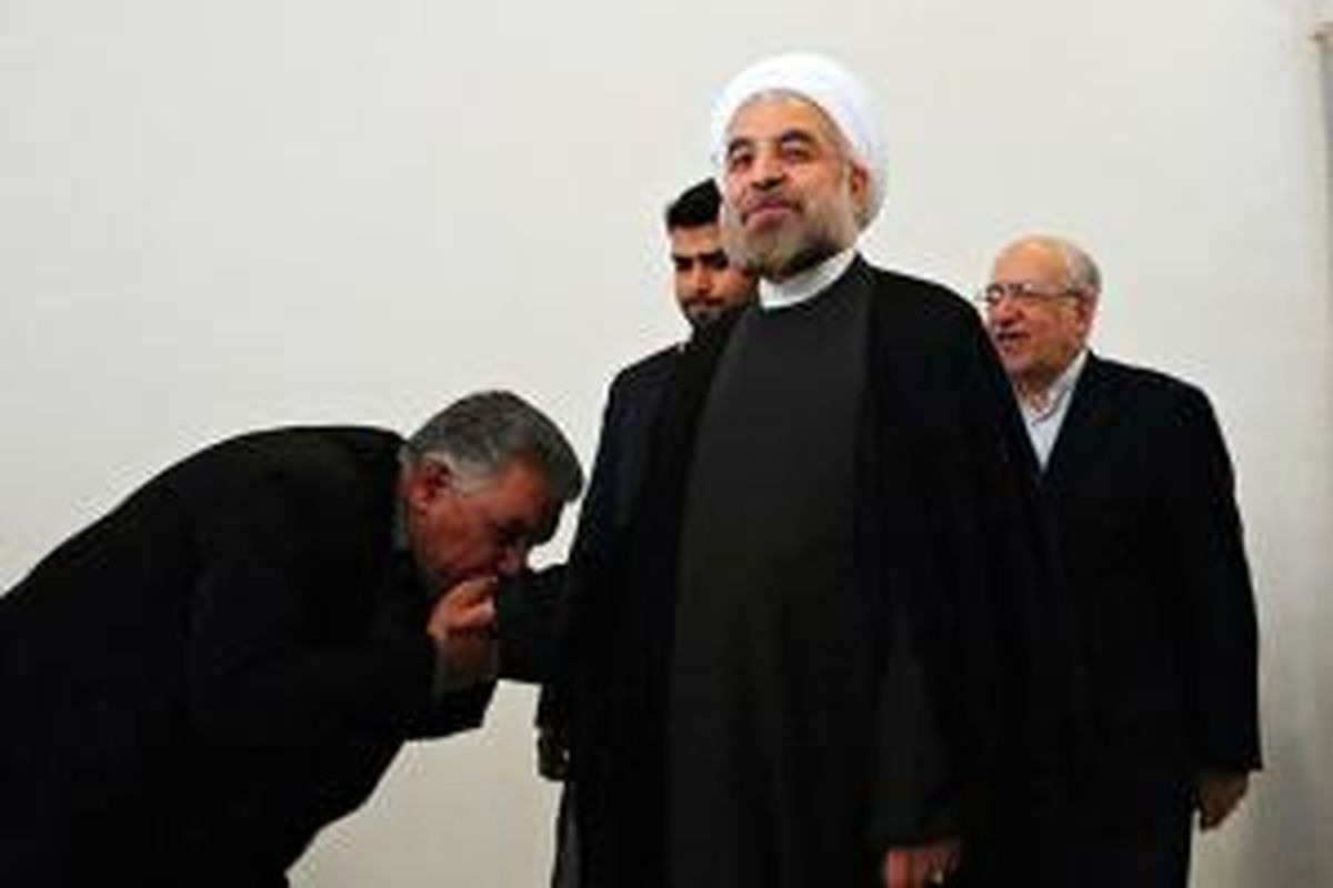 باید دست روحانی را ببوسید که آبروی شما را حفظ کرد!