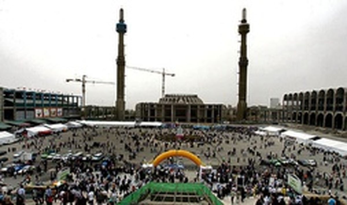 کسانی که با التماس به نمایشگاه کتاب می‌آیند
