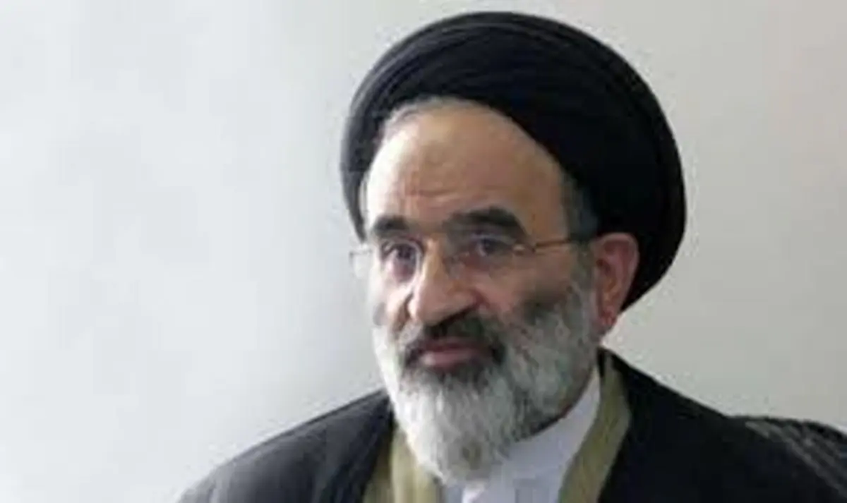 حذف شعار" مرگ بر آمریکا" ناشی از غرب‌زدگی است