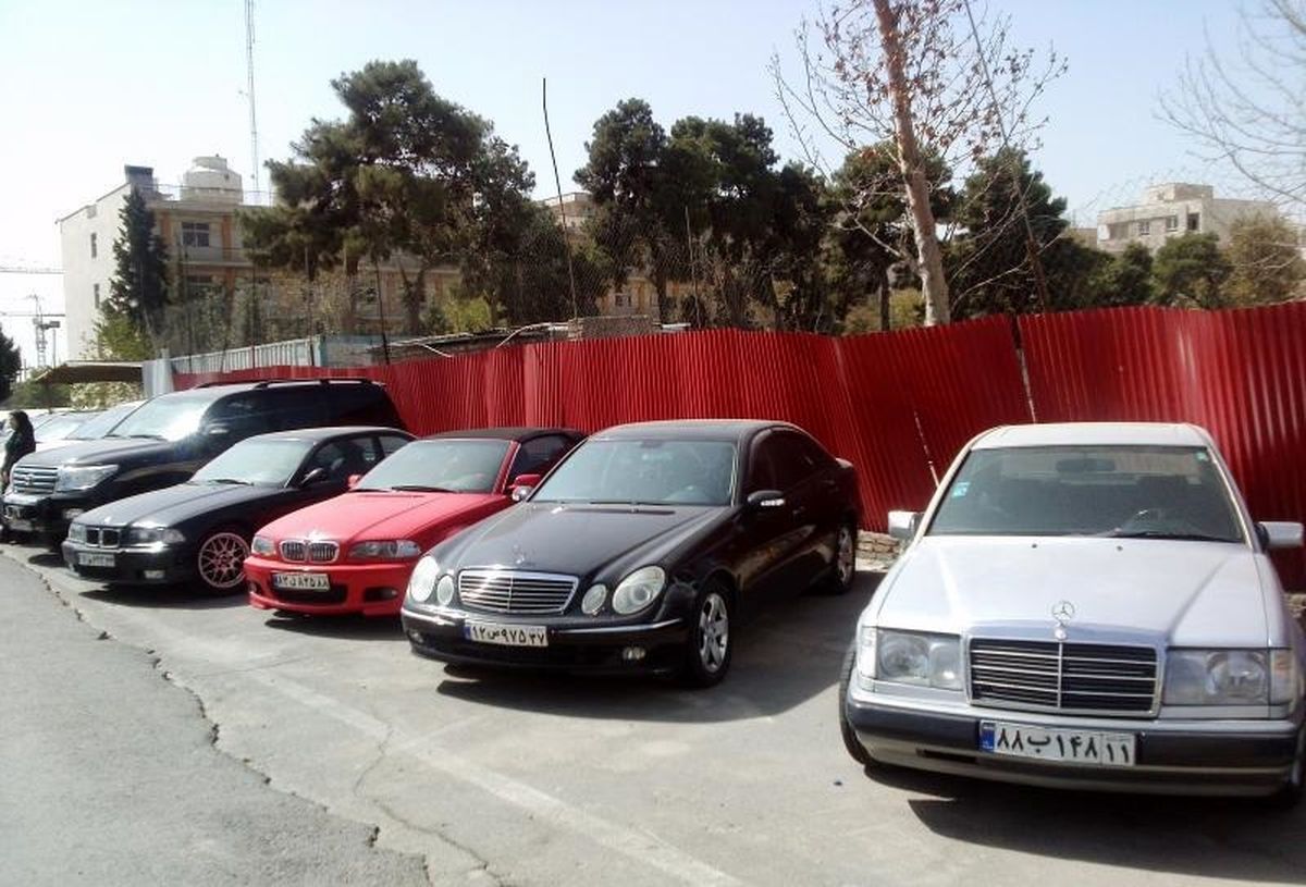 عاملان قاچاق 75 دستگاه خودرو خارجی در بوشهر جریمه شدند