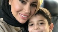 سلفی همسر بابک جهانبخش با پسرش + عکس