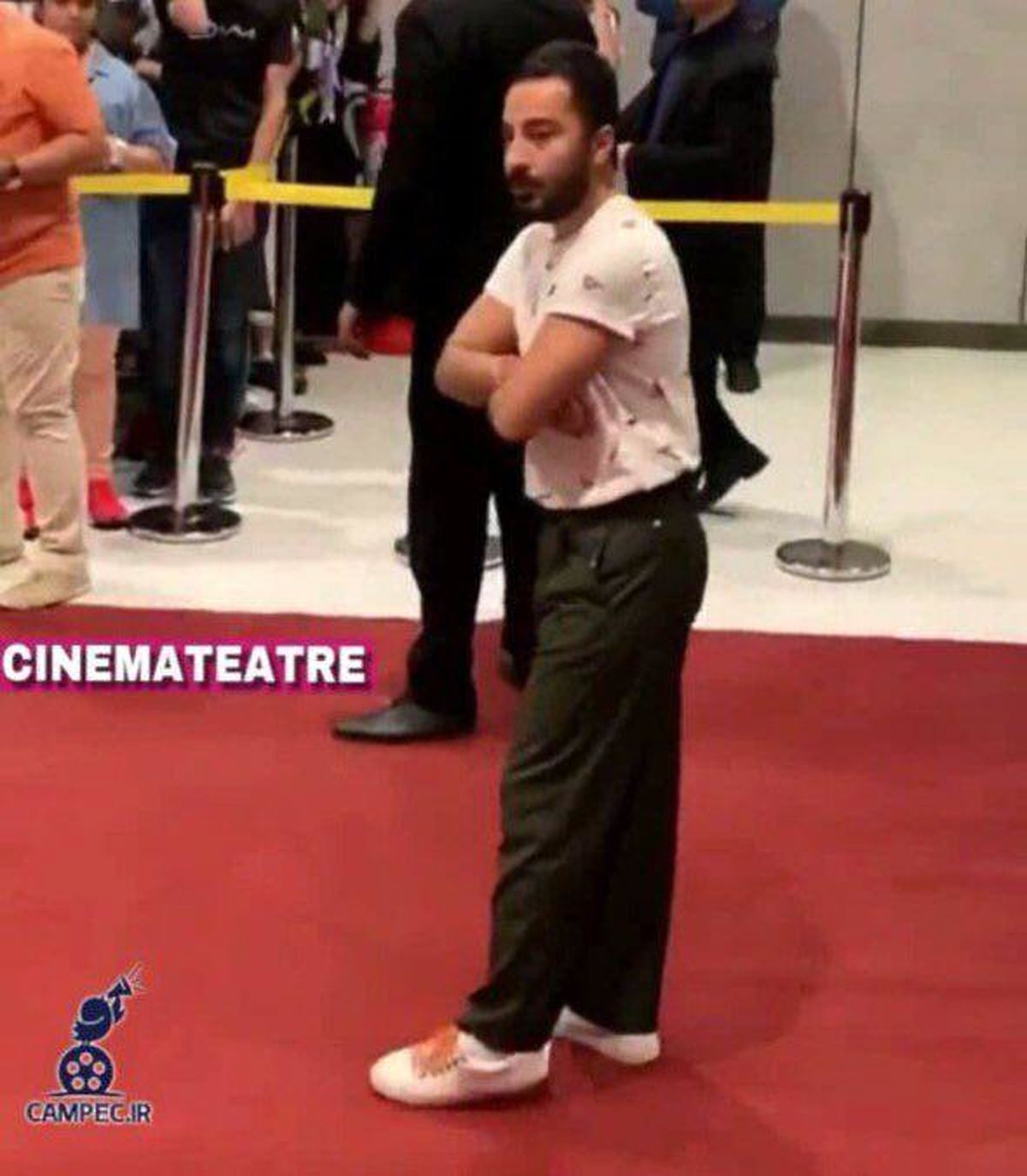 عکس نوید محمدزاده وقتی شاگرد نانوایی بود!