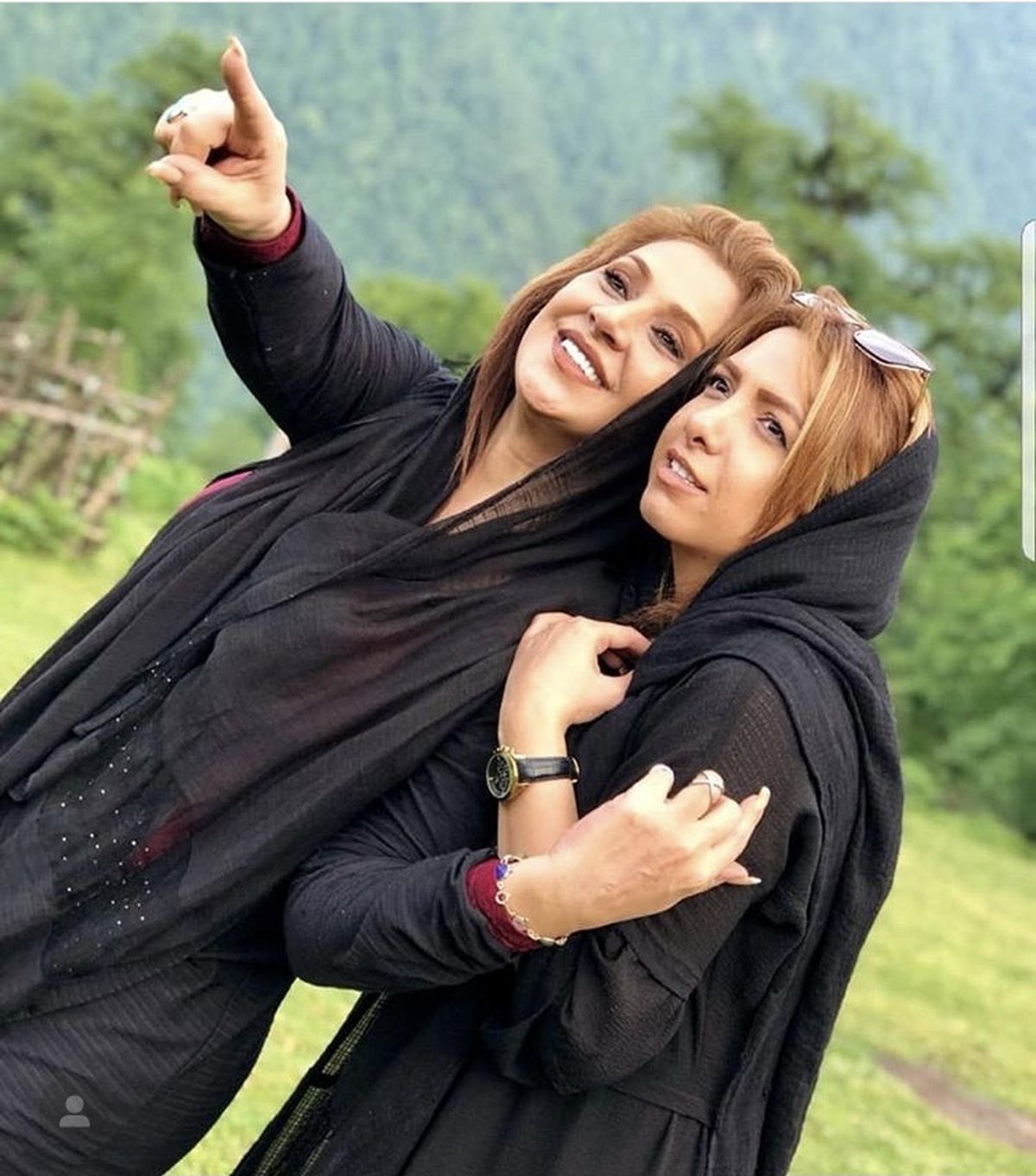 نسرین مقانلو در آغوش خواهر کوچکش + عکس