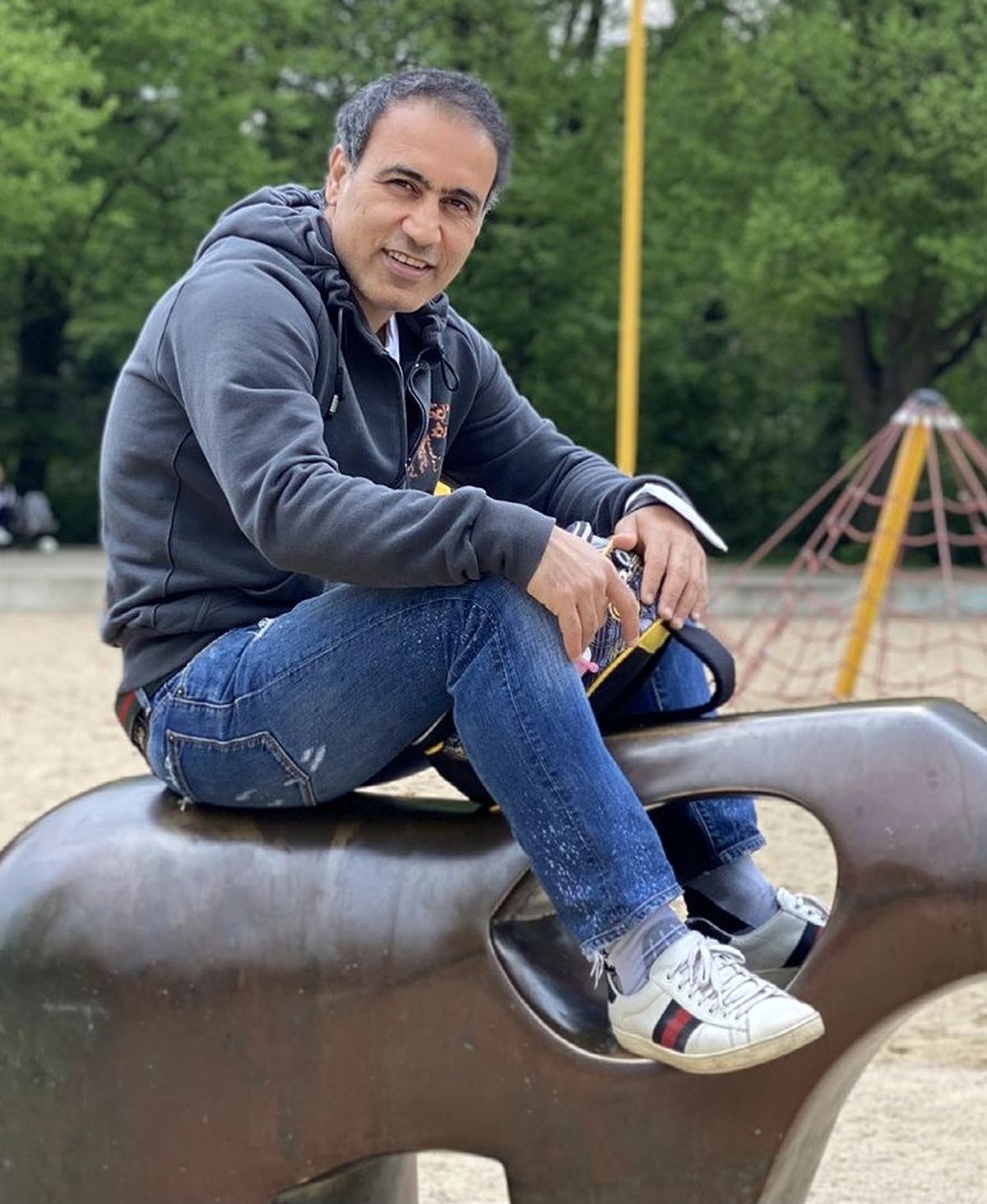 تیپ ساده مهدی مهدوی کیا در آلمان + عکس