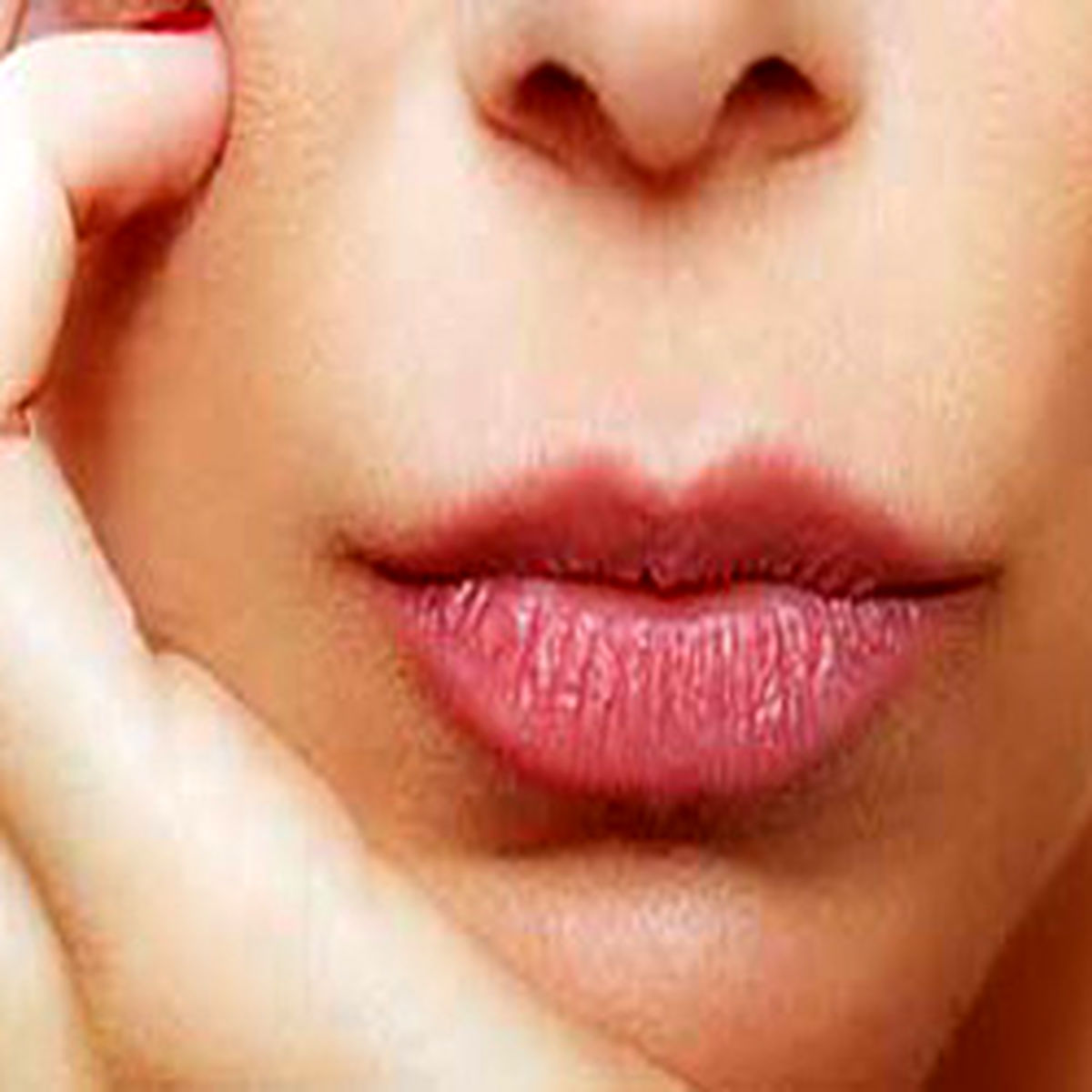 اگر لب هایتان ترک می خورد حتما این مطلب را بخوانید