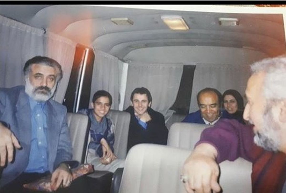 بازیگران سرشناس سینما ۱۹ سال پیش سوار بر مینی‌بوس/عکس
