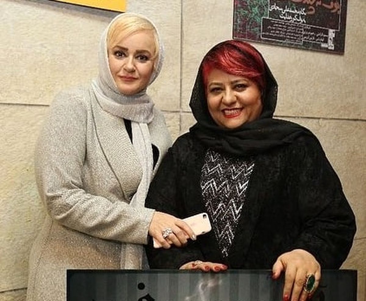 رابعه اسکویی در کنار نعیمه نظام دوست
