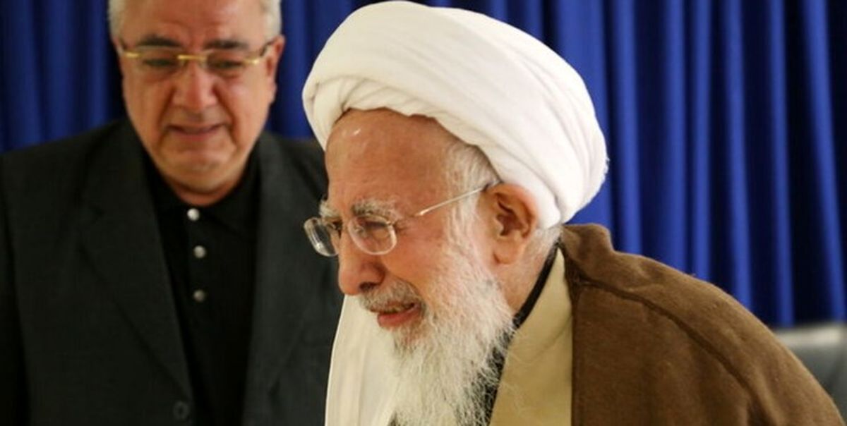 حکایت اشک‌های آیت‌الله جوادی آملی در روز خاکسپاری همسرش