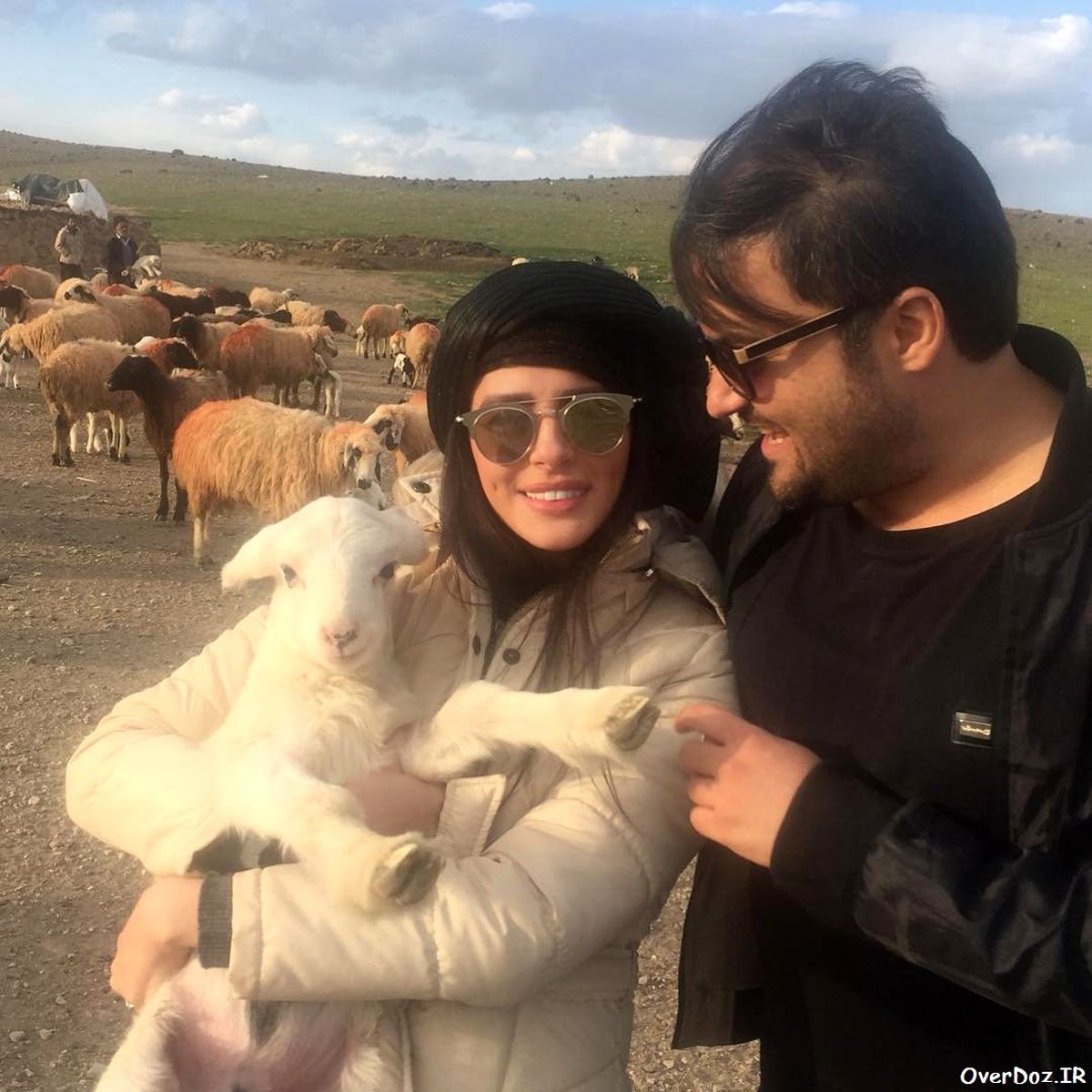 گردش مهدی سلوکی  و همسرش با ببعی ها!+عکس