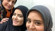سلفی نرگس محمدی با دوستان بوی بارانیش + عکس