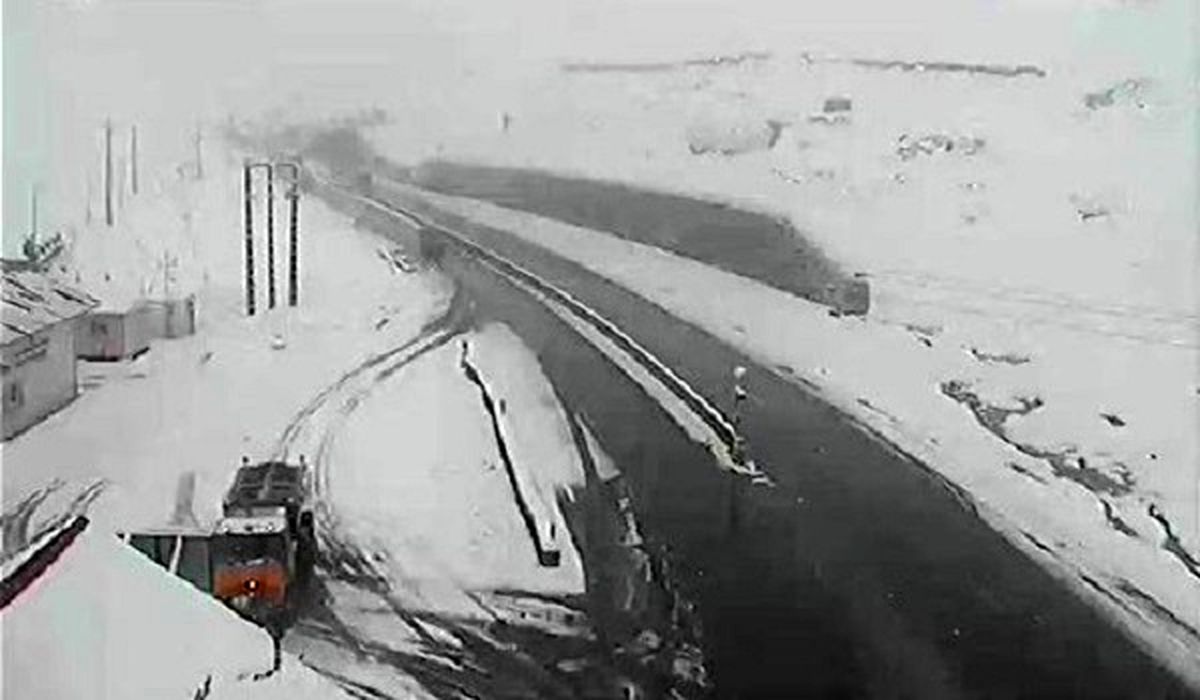 یخبندان در کرمان و آلودگی هوا در تهران