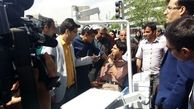 دندانپزشکی که مطبش را به خیابان آورد + عکس