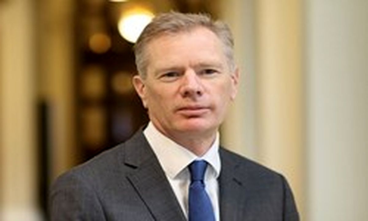 تمجید سفیر جدید انگلیس در تهران از اتهام مخفی کاری علیه ایران+عکس