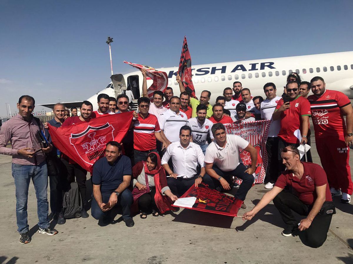  دختران هوادار پرسپولیسی به استادیوم می روند! (عکس)