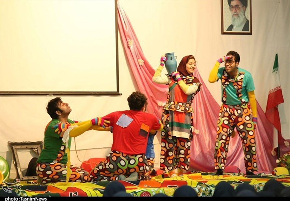 پنج نمایش متفاوت در بخش صحنه‌ای و خیابانی در کاشان اجرا شد