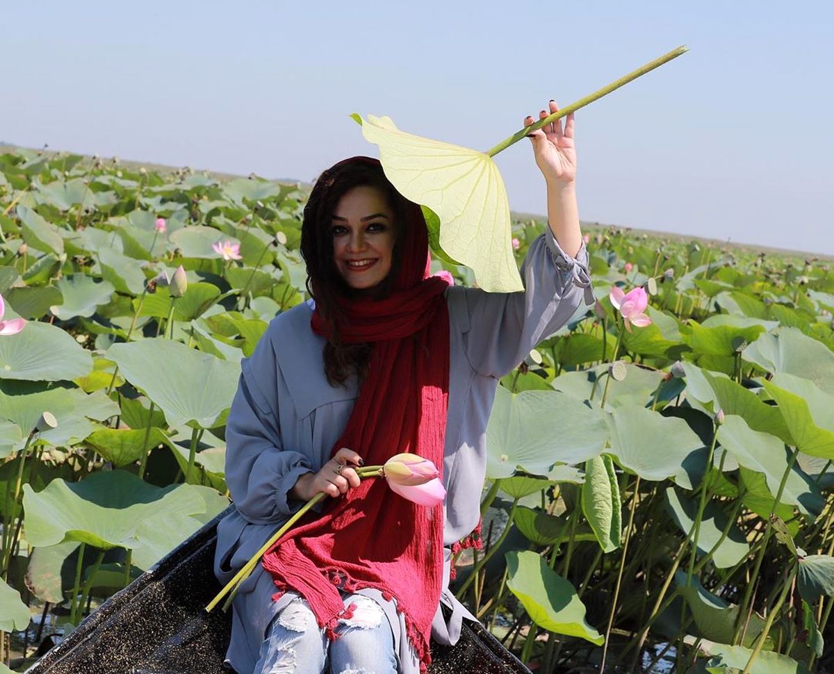 خانم شاعر در مرداب بسیار رویایی انزلی+عکس