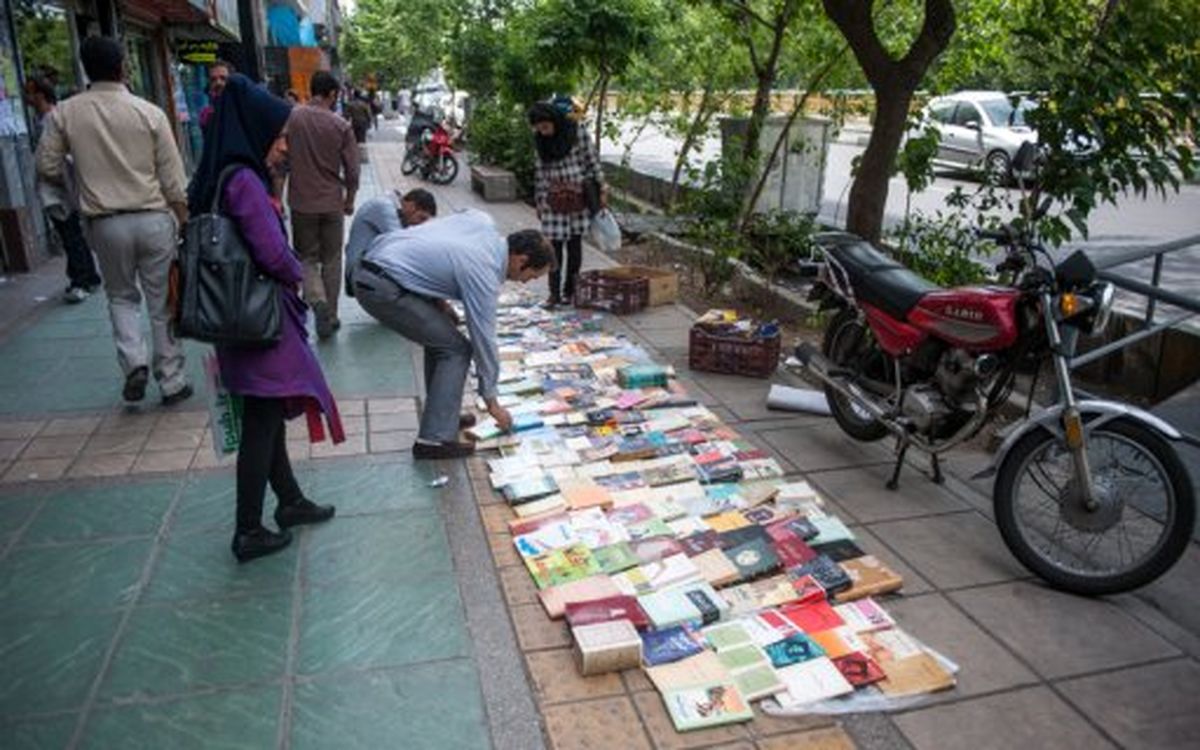 بساط هاي بي حساب و کتاب و زير پله هاي ممنوعه/ صداهايي دورگه و خش دار