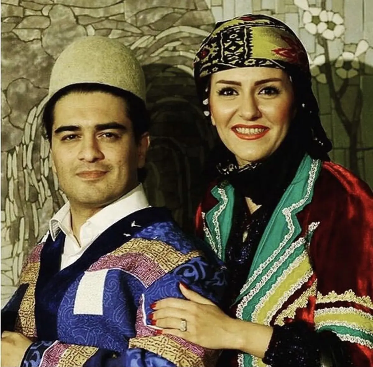 لباسهای سنتی پیانیست مشهور و همسرش + عکس