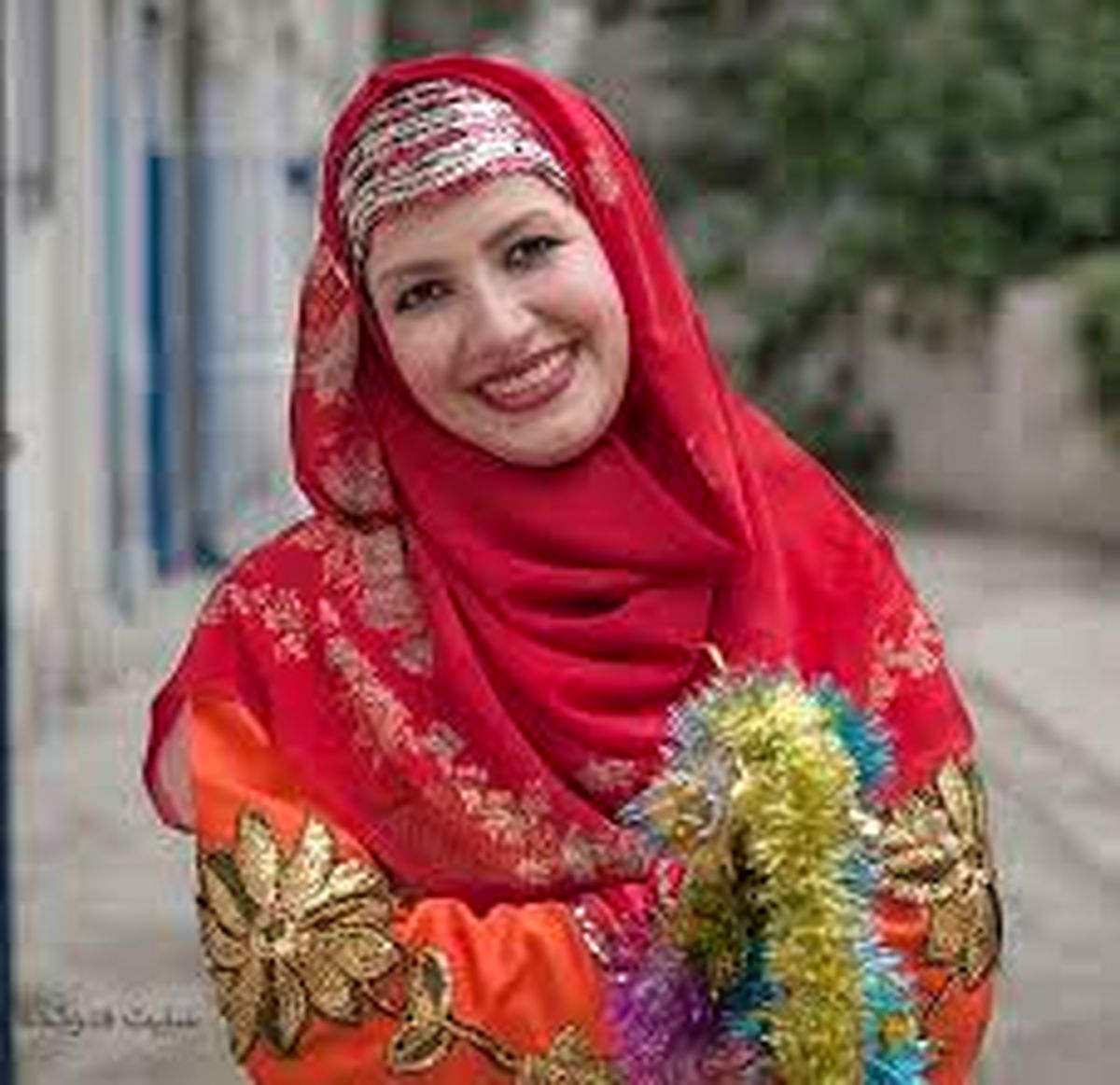 عرق ملی خاله شادونه و همکارش