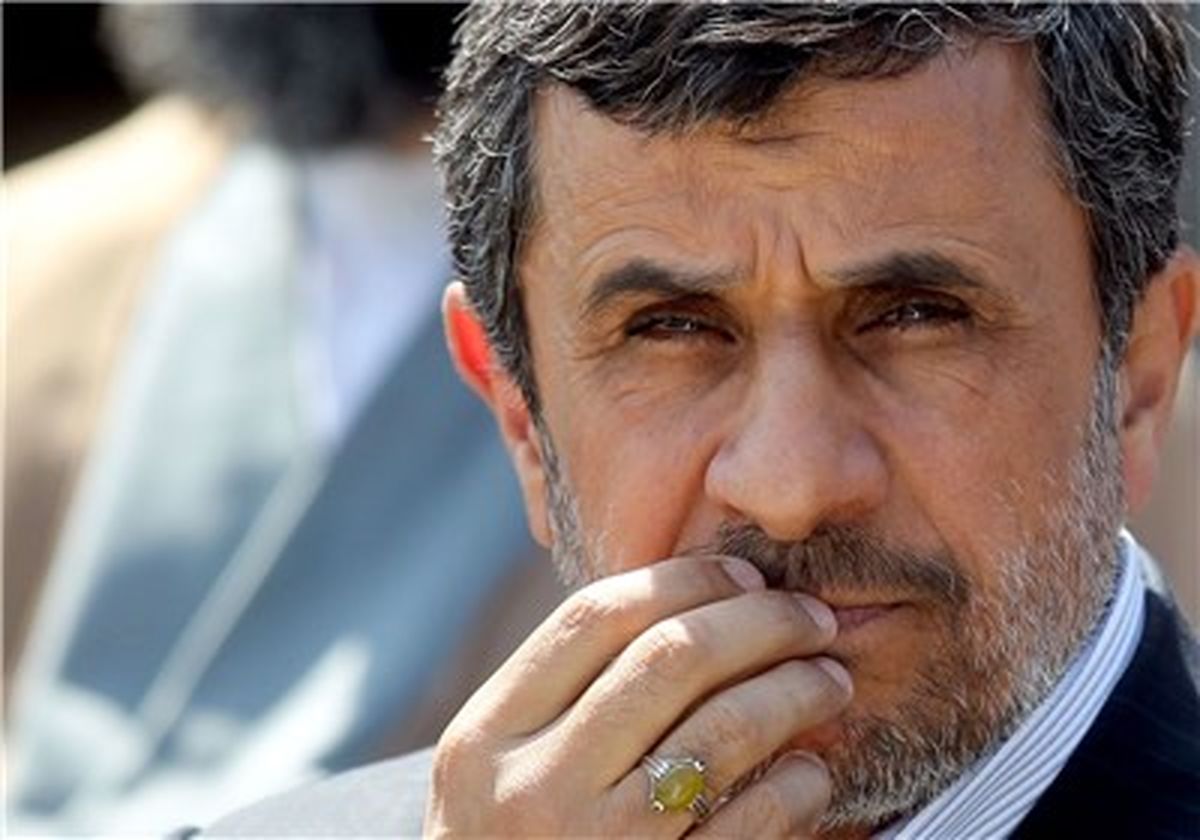 احمدی‌نژاد ۵ آذر محاکمه نمی‌شود