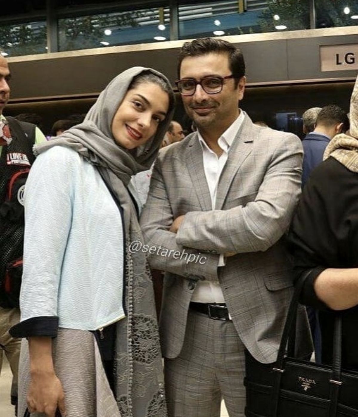 امین زندگانی و همسرش در یک‌مراسم + عکس