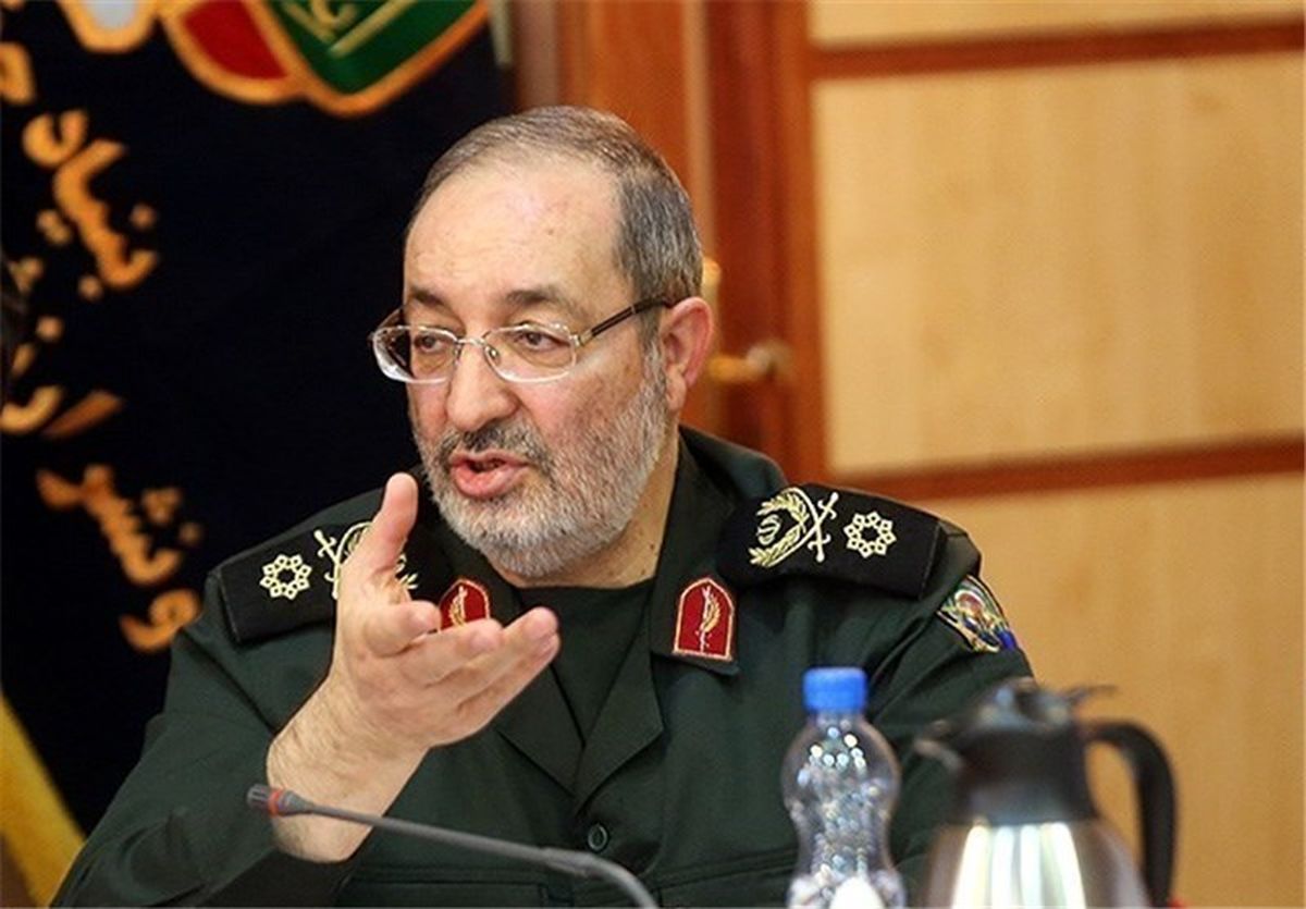 حقوق فرماندهان نیروهای مسلح بالاتر از حد مجاز نیست