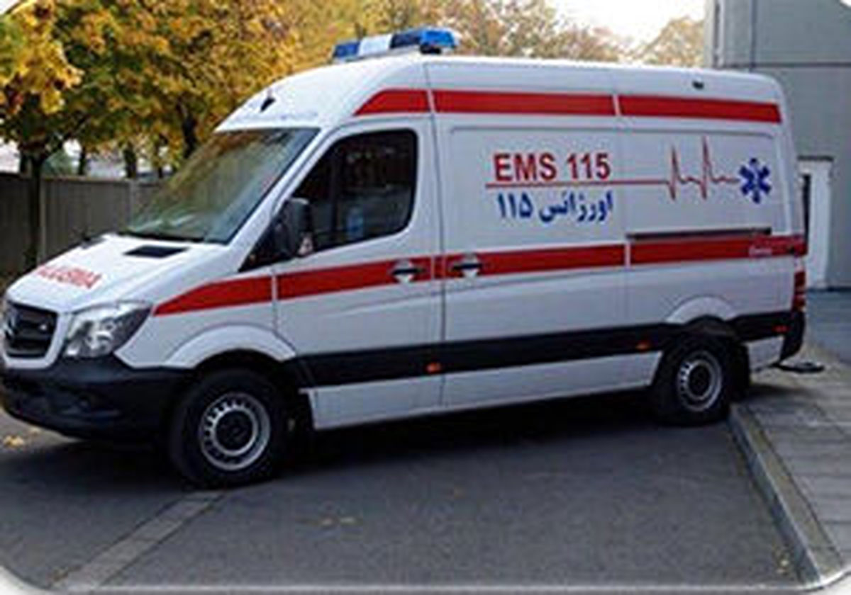 تردد برخی از مسئولان با آمبولانس