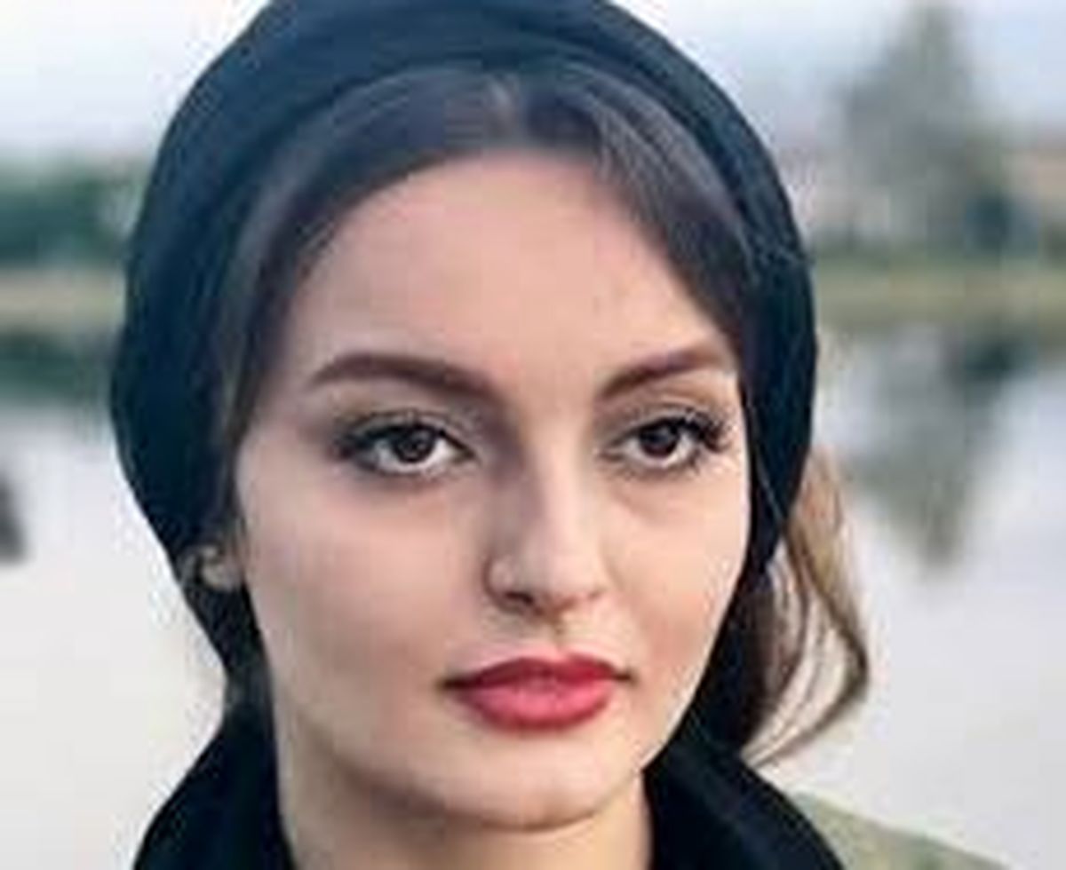 ژست نیلوفر پارسا در عکس جدیدش