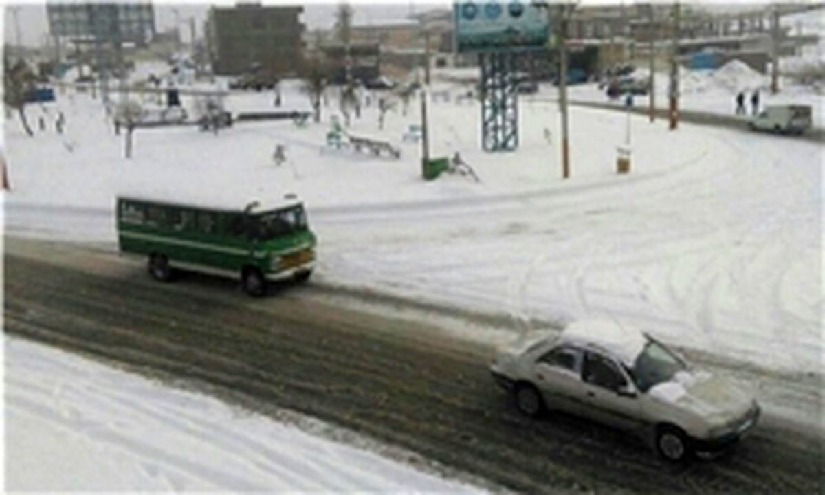 لغزندگی جاده‌ و اختلال در تردد به دلیل بارش برف