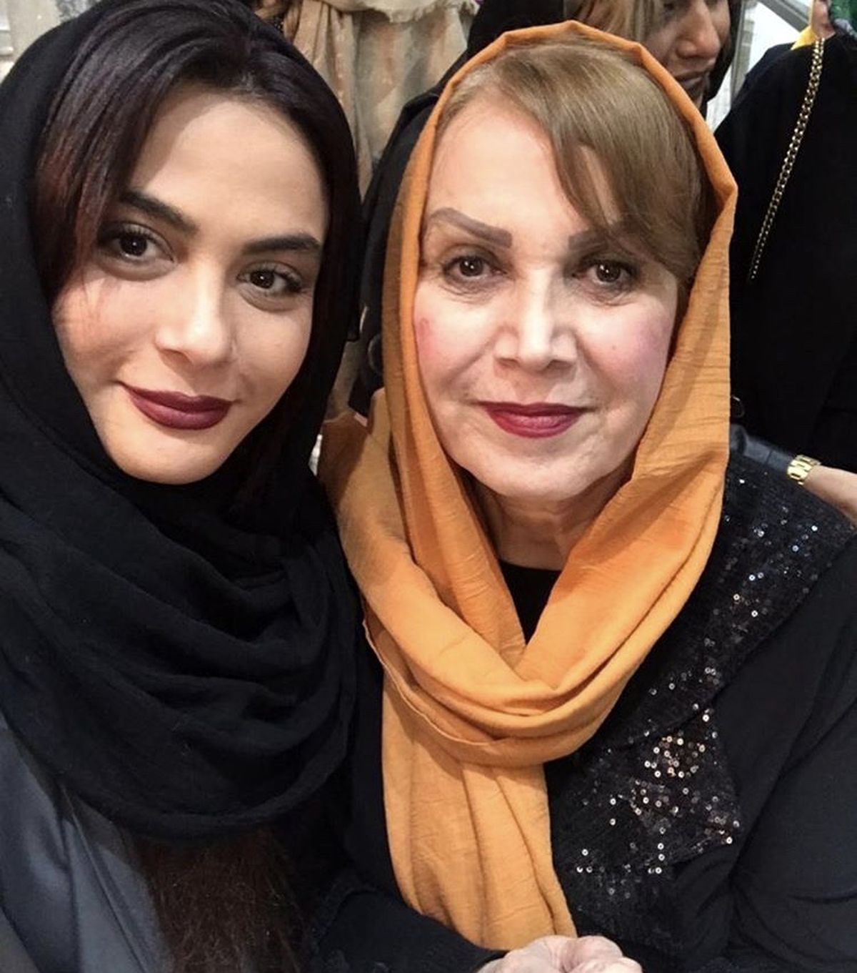 مارال فرجاد و مادرش + عکس