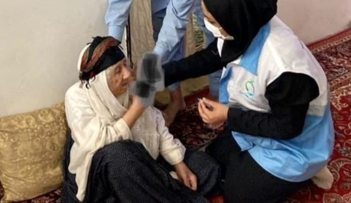 تزریق واکسن کرونا به پیرترین فرد جهان
