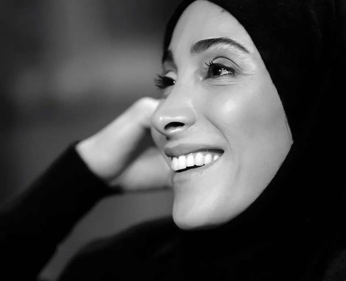 سحر زکریا با حجاب کامل