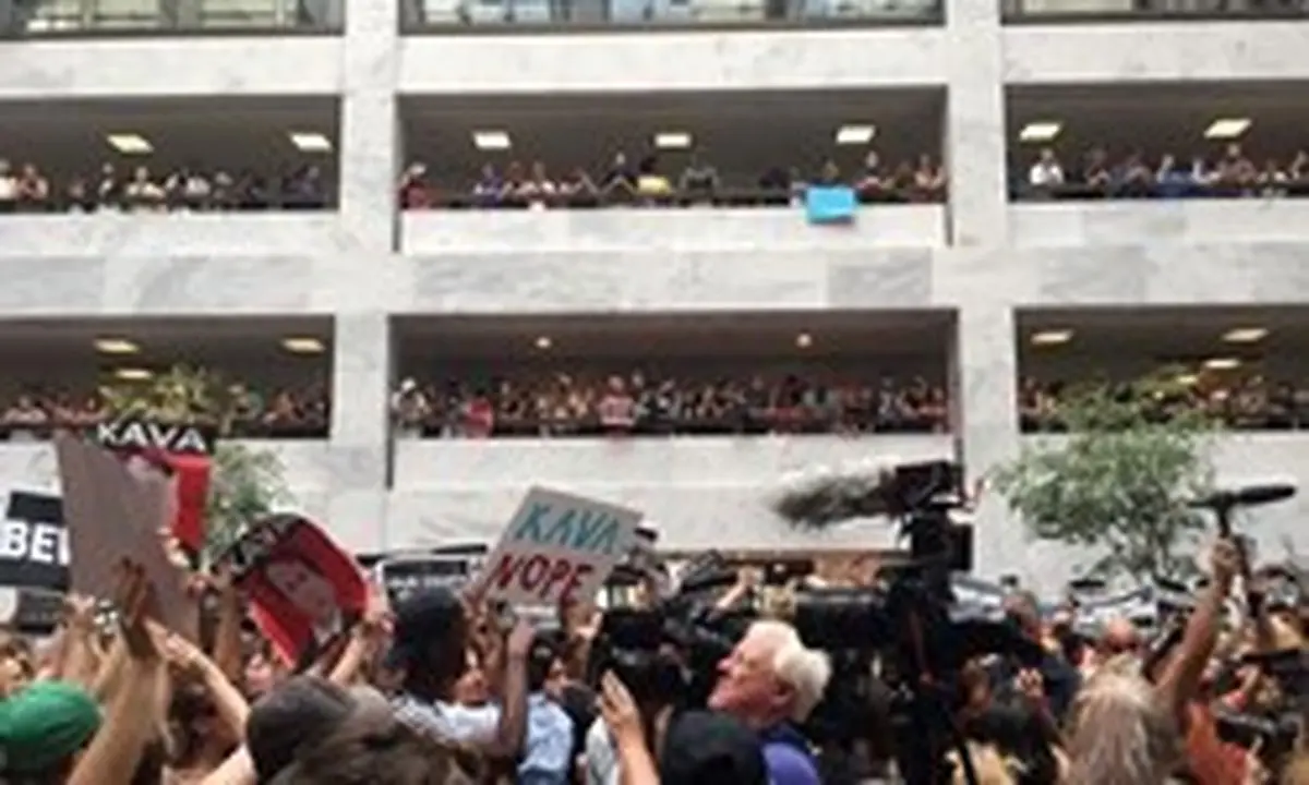 بازداشت بیش از ۳۰۰ معترض در ساختمان کنگره آمریکا