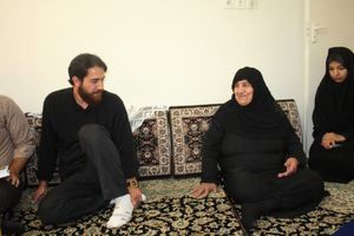 بوی بهشت فضای سردخانه را پر کرده بود