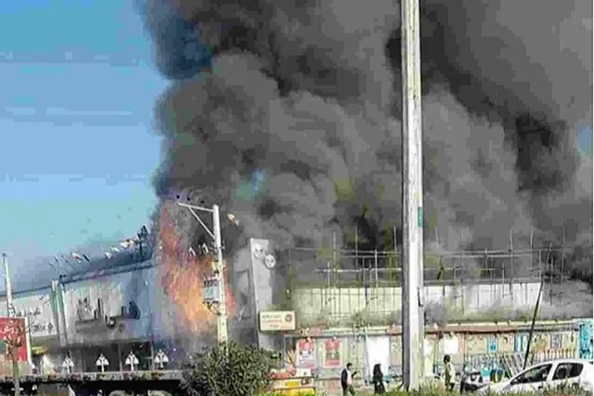 آتش سوزی فروشگاه پوشاک / 4 نفر مصدوم شدند