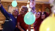 سلفی گرفتن مازیار فلاحی با دوستان معروفش + عکس