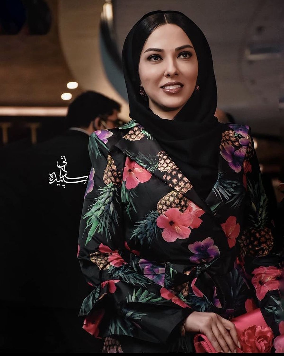 مانتو گل گلی خانم بازیگر + عکس