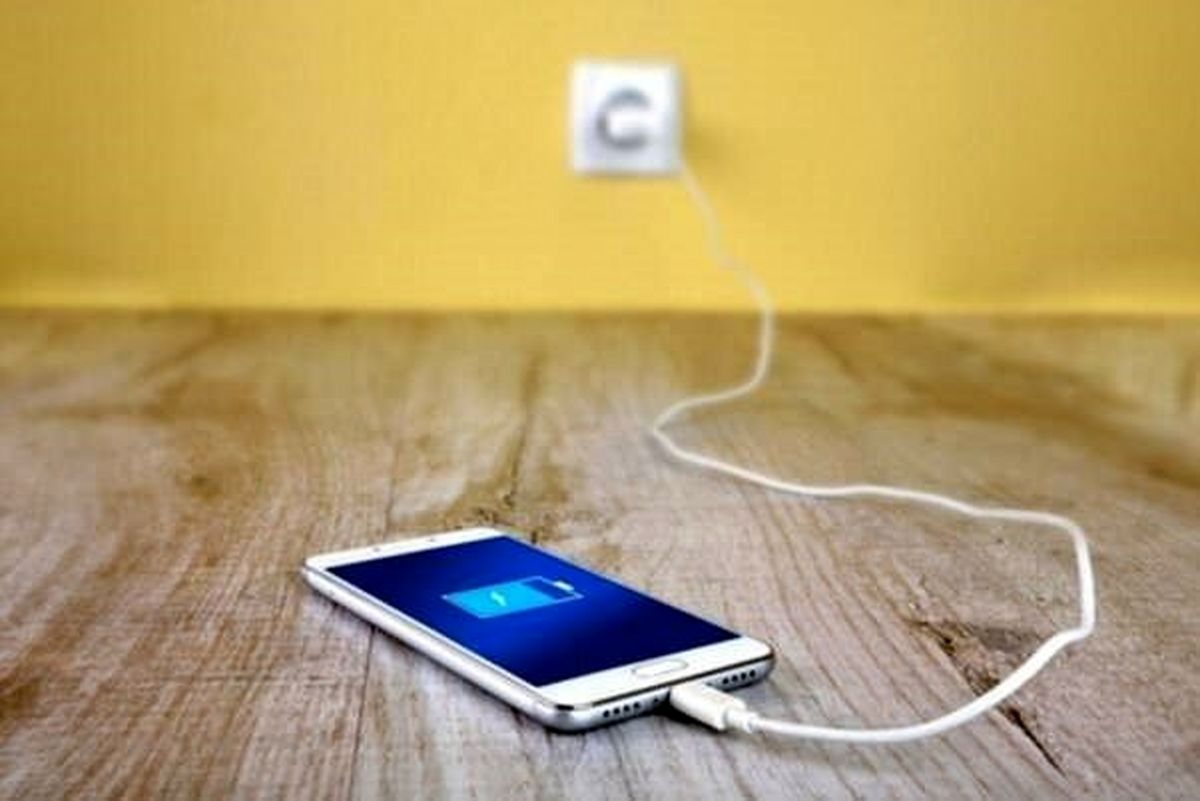 چگونه گوشی موبایل را شارژ کنیم تا عمر باتری افزایش یابد؟