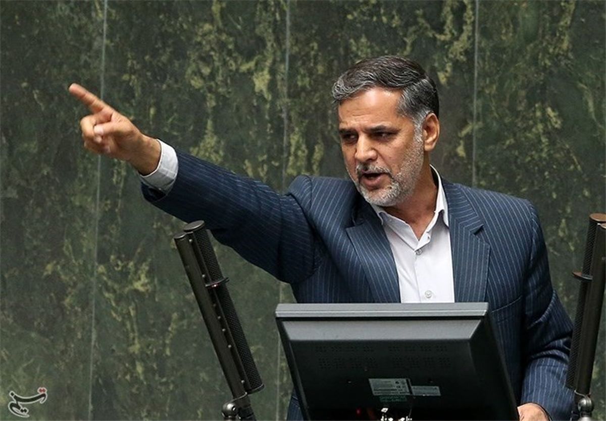 نقوی‌حسینی:ماندن یا نماندن «قالیباف»و«رئیسی» تا دو هفته دیگر معلوم می‌شود