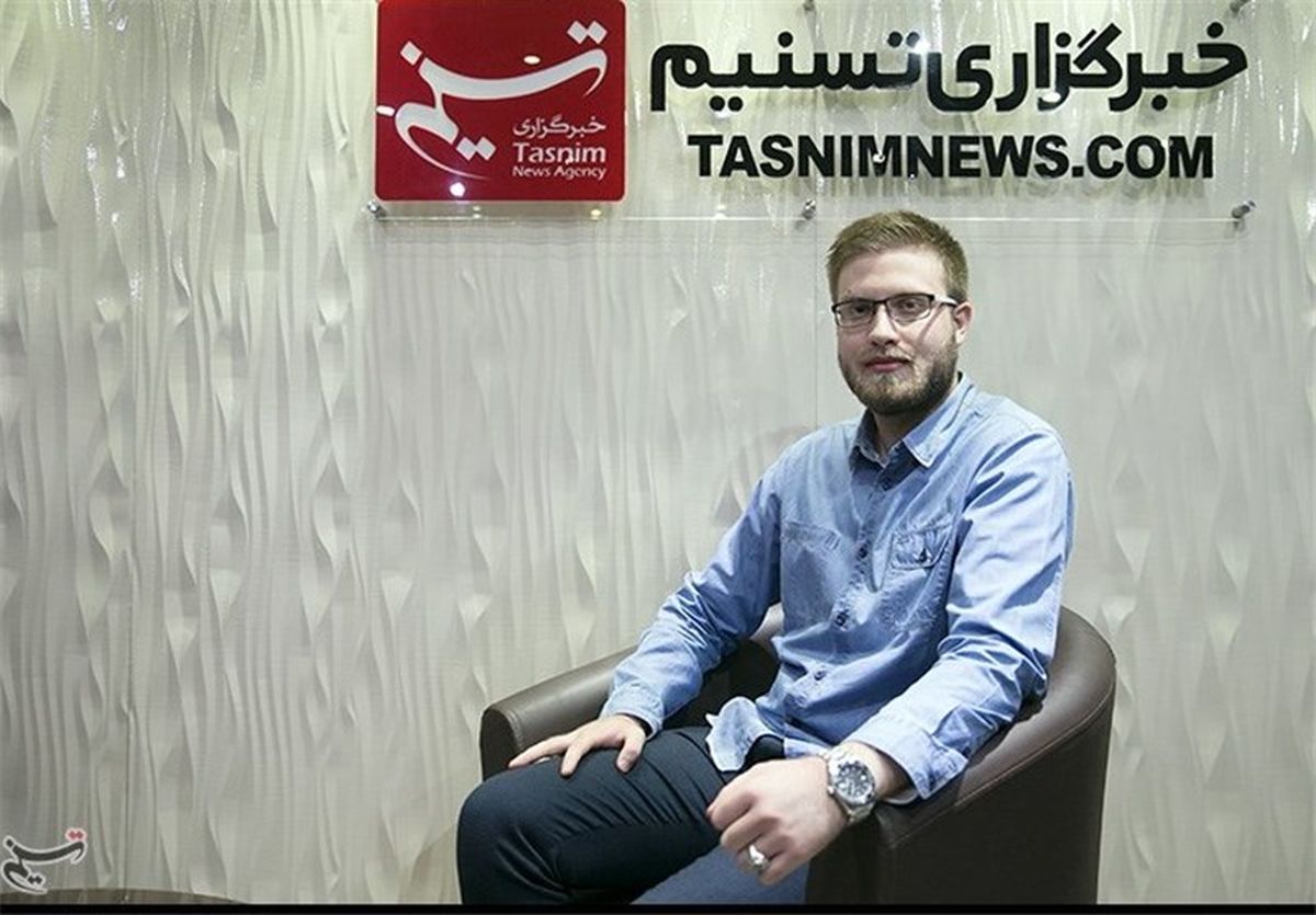 فعالیت دانشجویان انگلیسی زبان در انتقال پیام رهبری به جوانان غربی